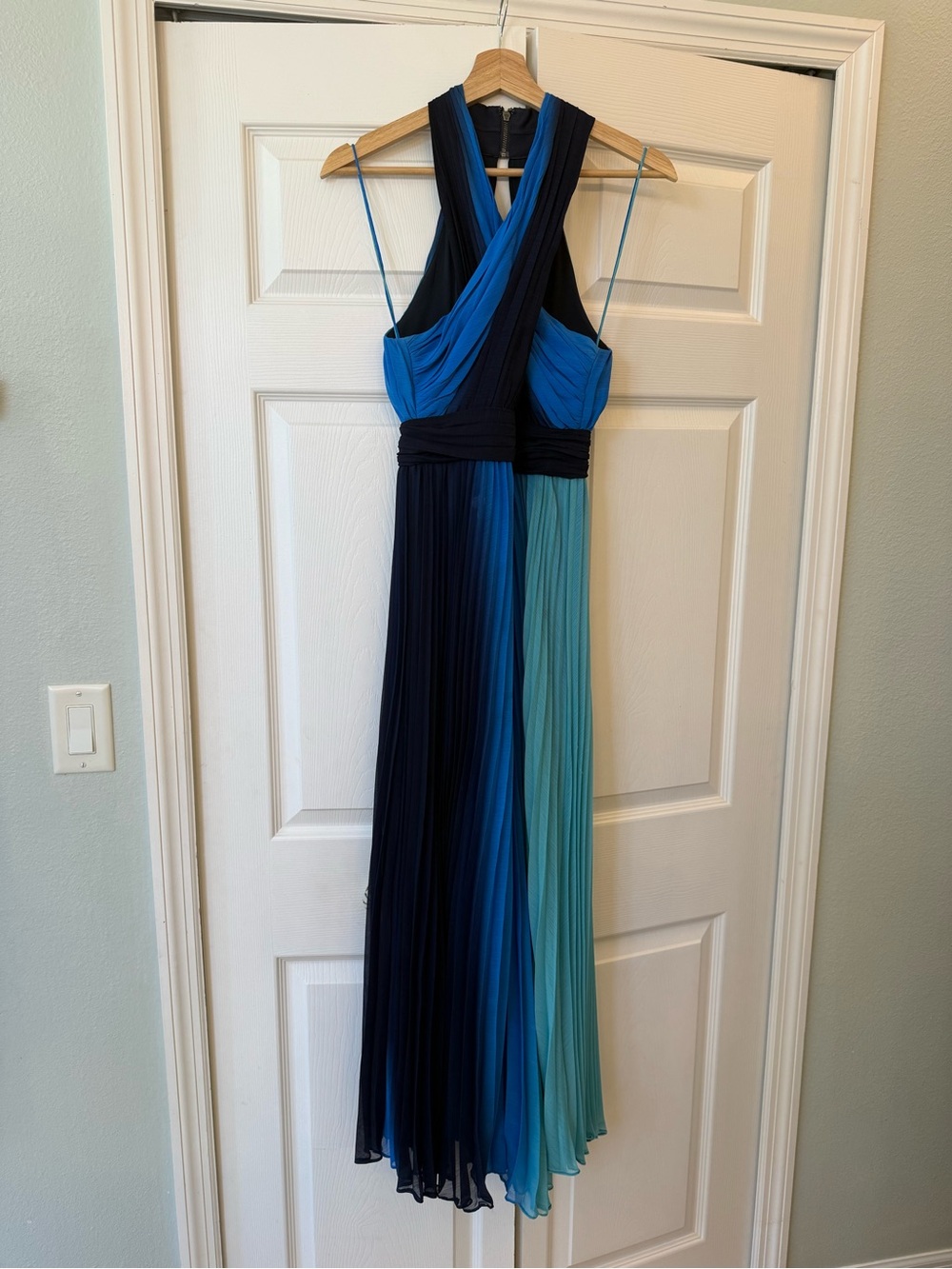 Alice + Olivia Jaelyn Cross Top Flare Dress in Blue Ombre - Picture 2 of 9